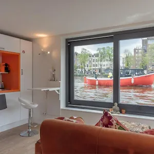 Guest house Houseboat Ark Amstel, Amsterdam