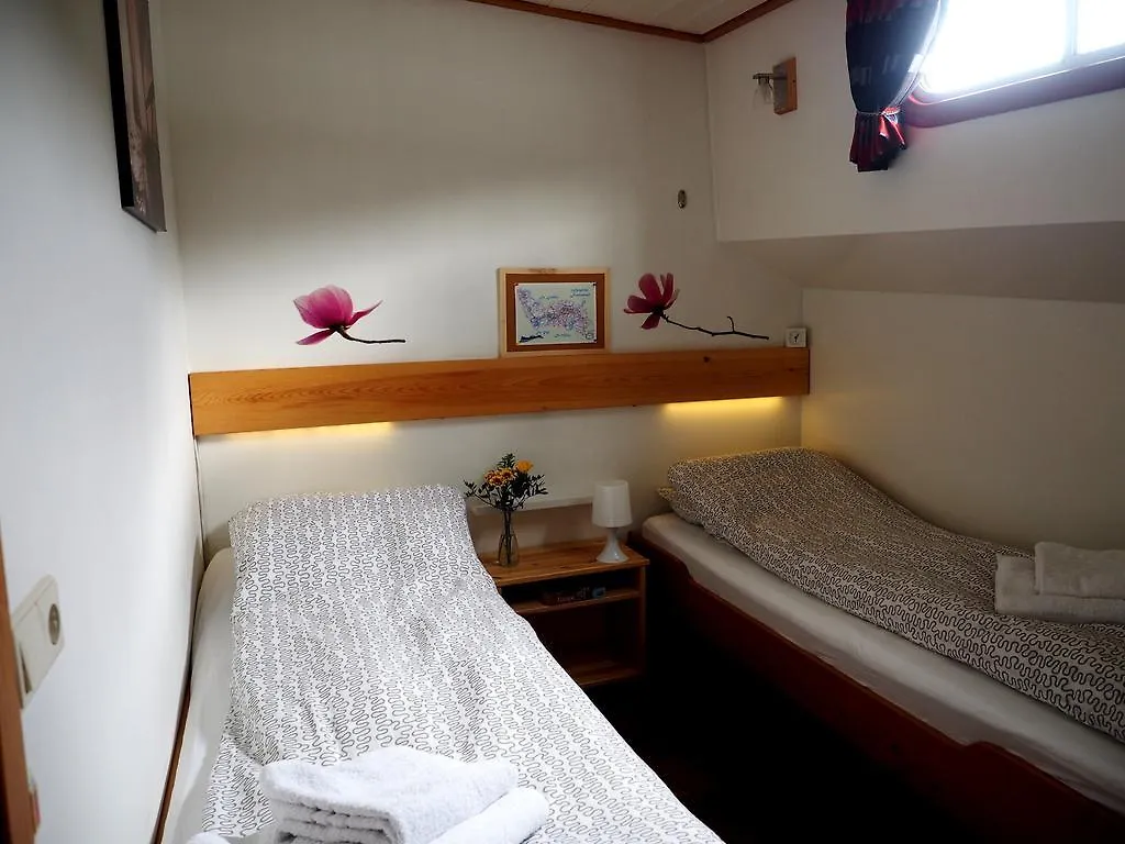 Hotelboat Allure Amsterdam 2*,  Nizozemsko