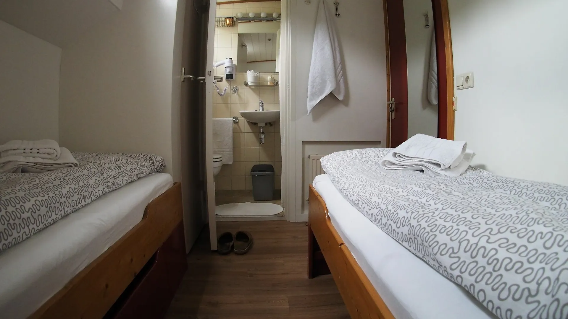 ** Hotel Hotelboat Allure Amsterdam Netherlands